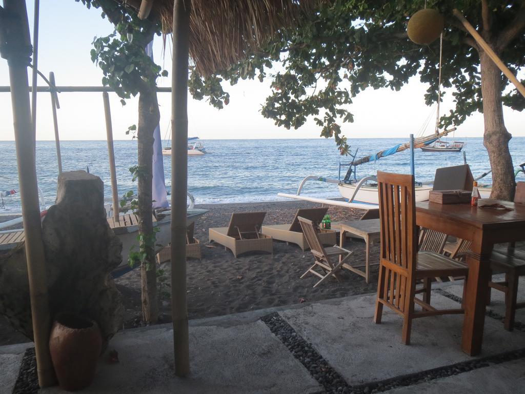 Master Homestay Amed Exteriör bild